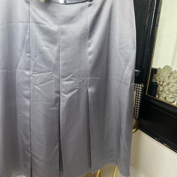 OSCAR DE LA RENTA SILVER INVERTED FLAT PLEAT SATIN SKIRT NEW WITH TAGS - Picture 13 of 14